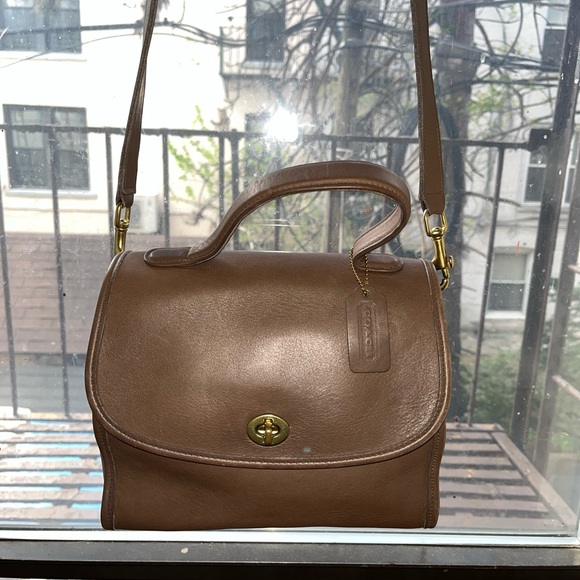 EUC Vintage Coach Manor Bag Taupe Leather Brass Hardware Style #9977 - Picture 3 of 10